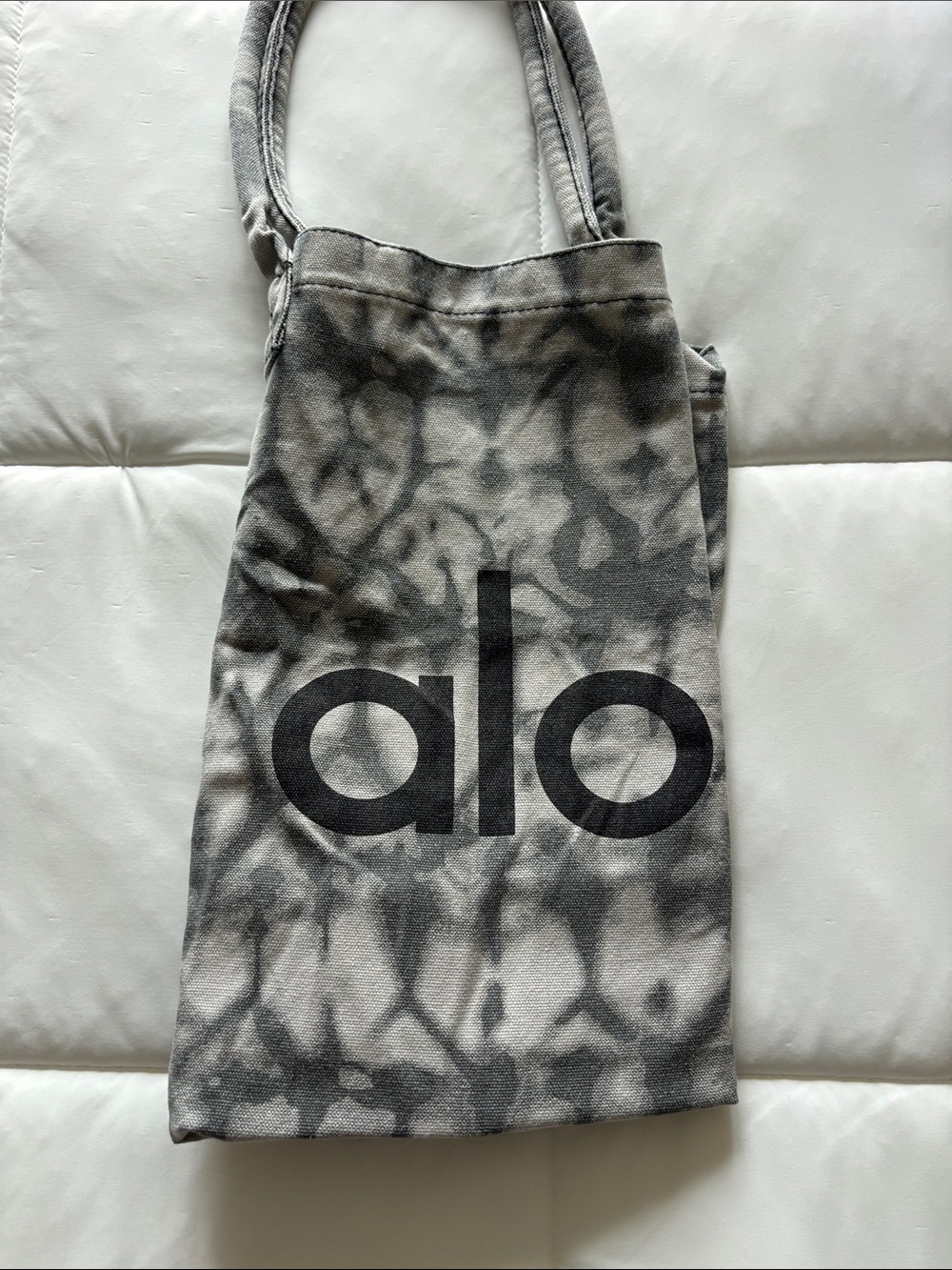 ALO Yoga Gray Tie-Dye Canvas Tote - Picture 3 of 3